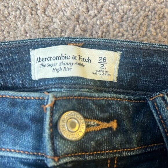 Abercrombie super skinny ankle high rise jeans - Picture 2 of 3